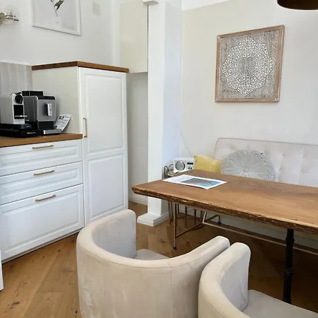 Zentral Apartment *
