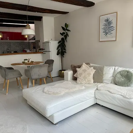 Zentral Apartment *